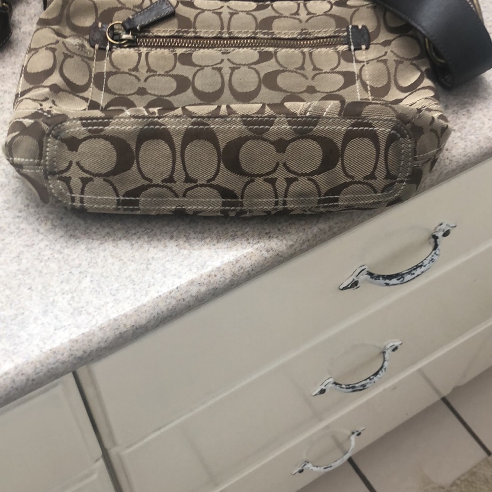 Coach purse - Picture 6 of 8